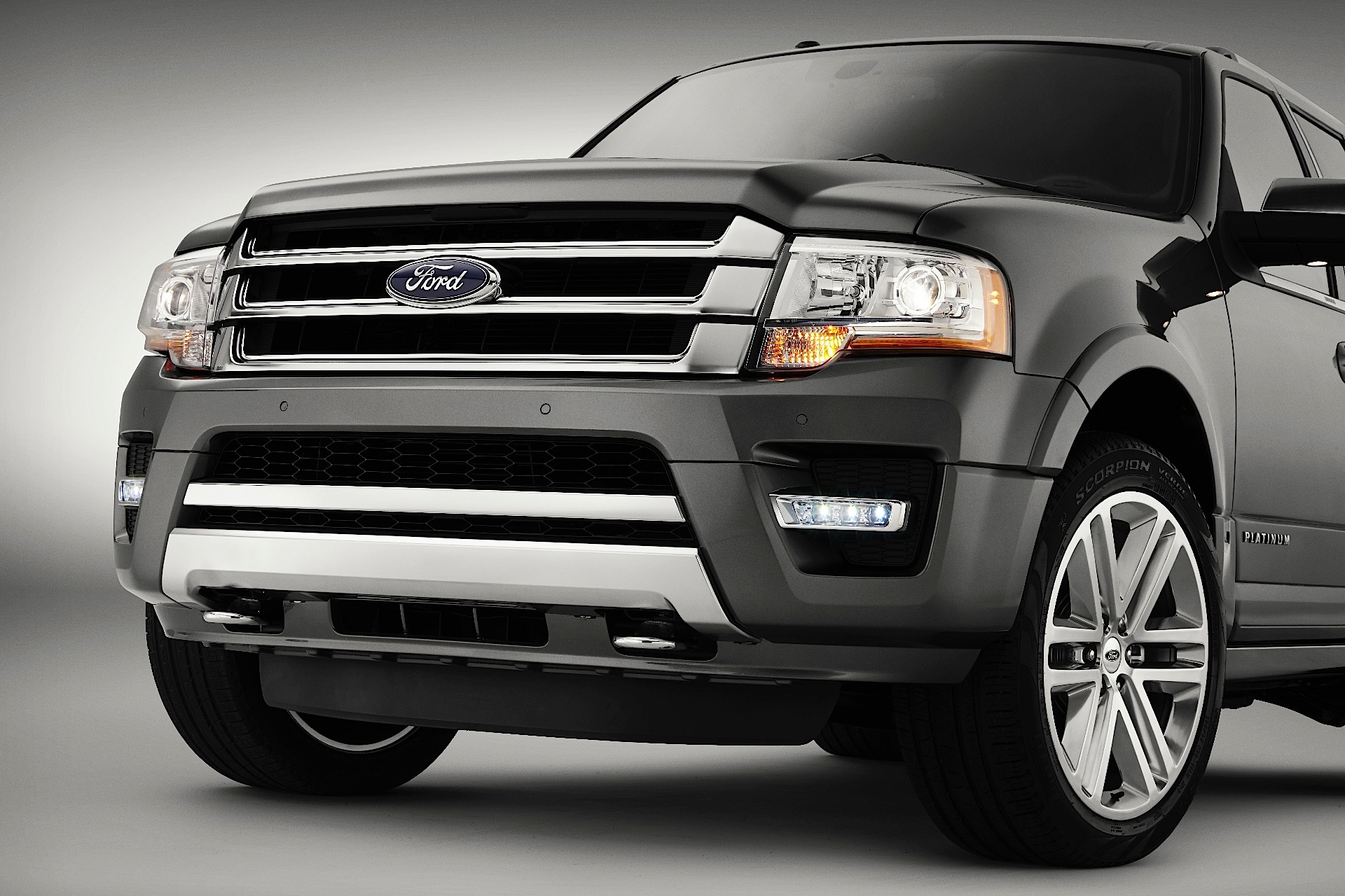 Ford Expedition photo 3
