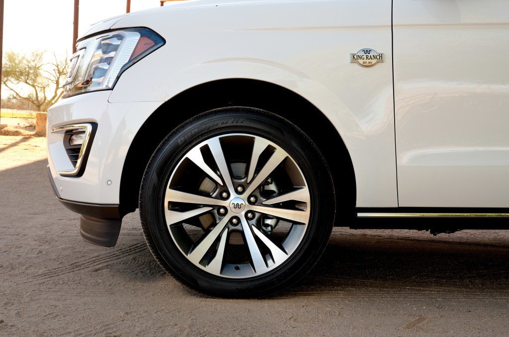 Ford Expedition photo 15