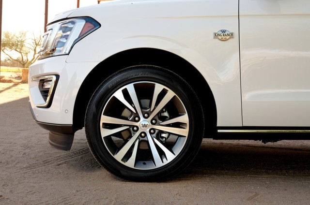 Ford Expedition photo 15