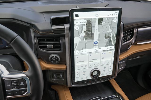 Ford Expedition photo 2
