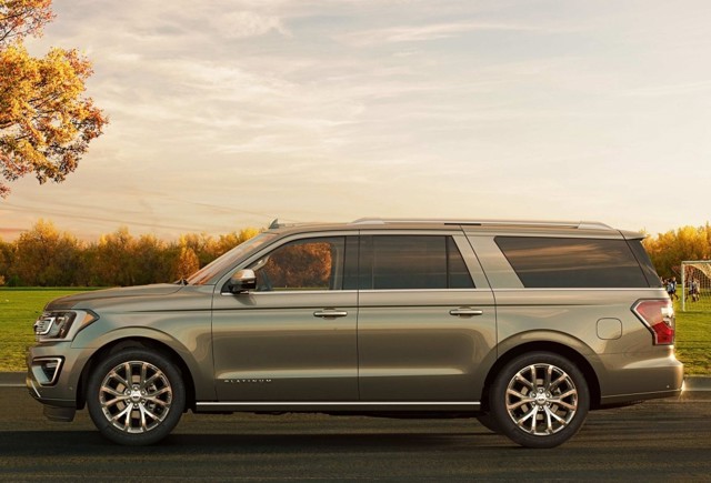 Ford Expedition photo 2