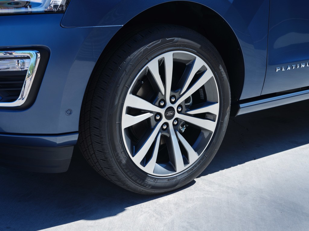 Ford Expedition photo 9