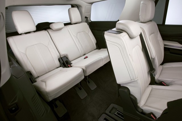 Ford Expedition photo 14