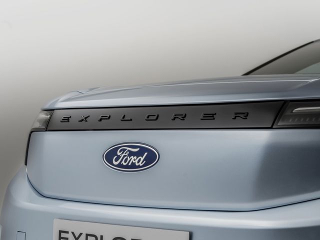 Ford Explorer Electric photo 14