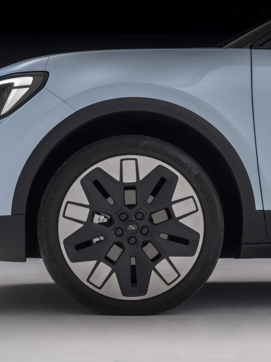 Ford Explorer Electric photo 18