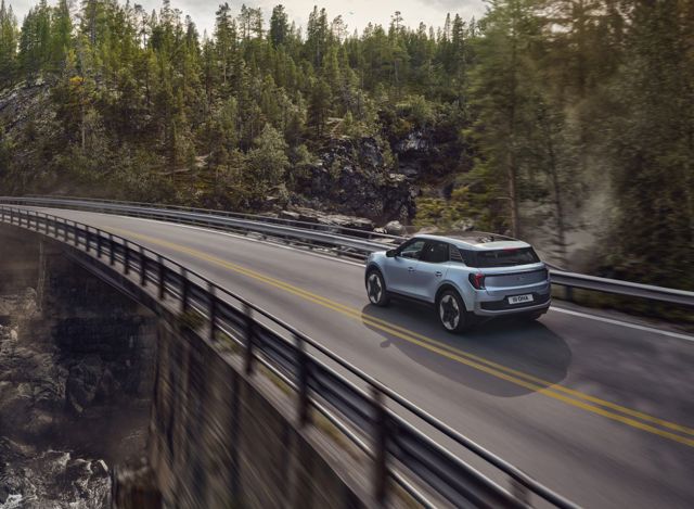 Ford Explorer Electric photo 25