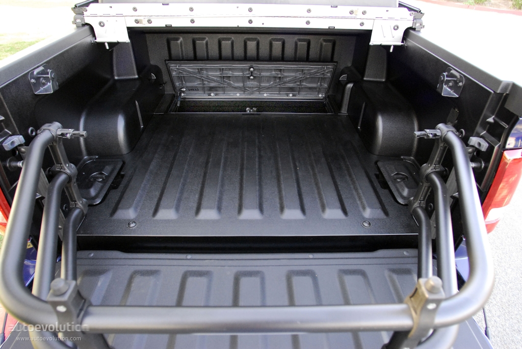 Ford Explorer Sport Trac photo 10