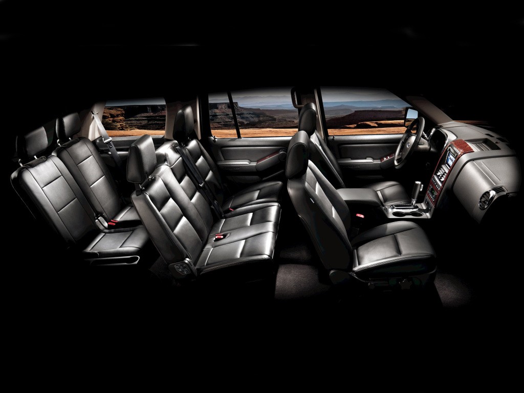 Ford Explorer photo 29