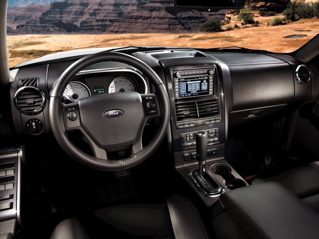 Ford Explorer photo 31