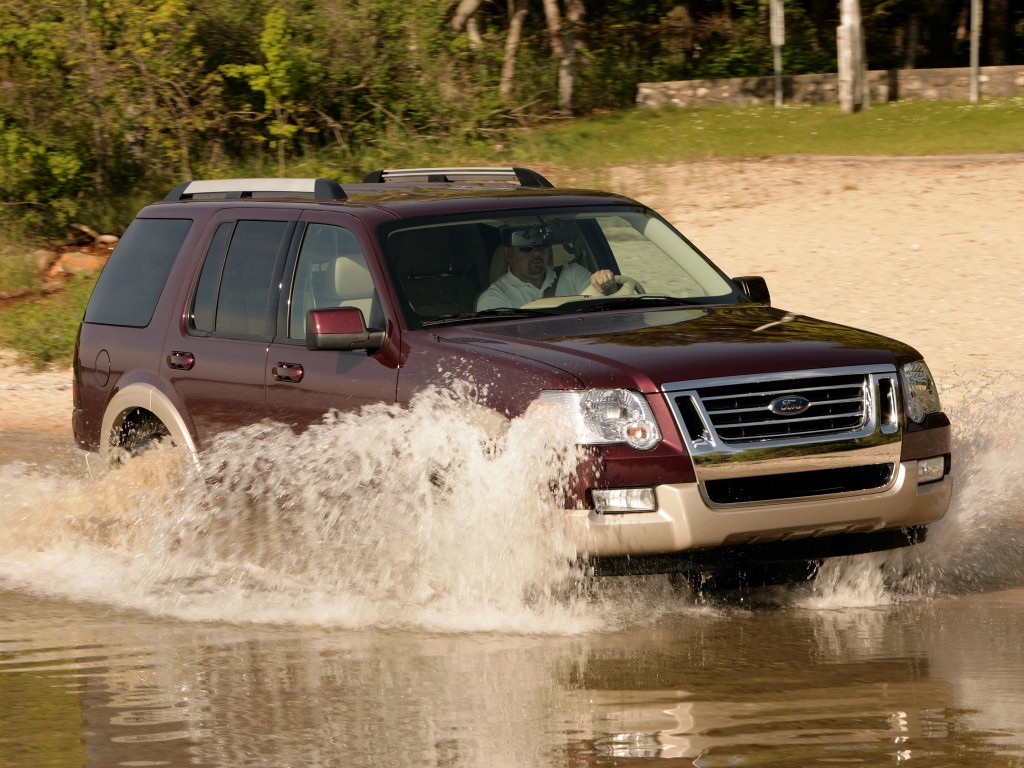 Ford Explorer photo 16