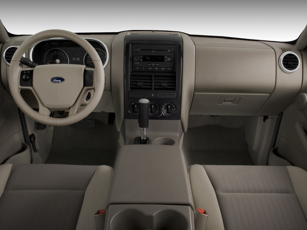 Ford Explorer photo 28