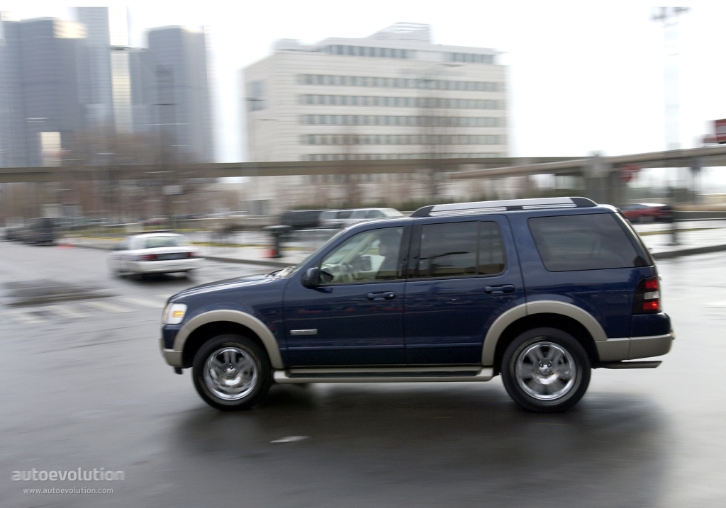 Ford Explorer photo 5
