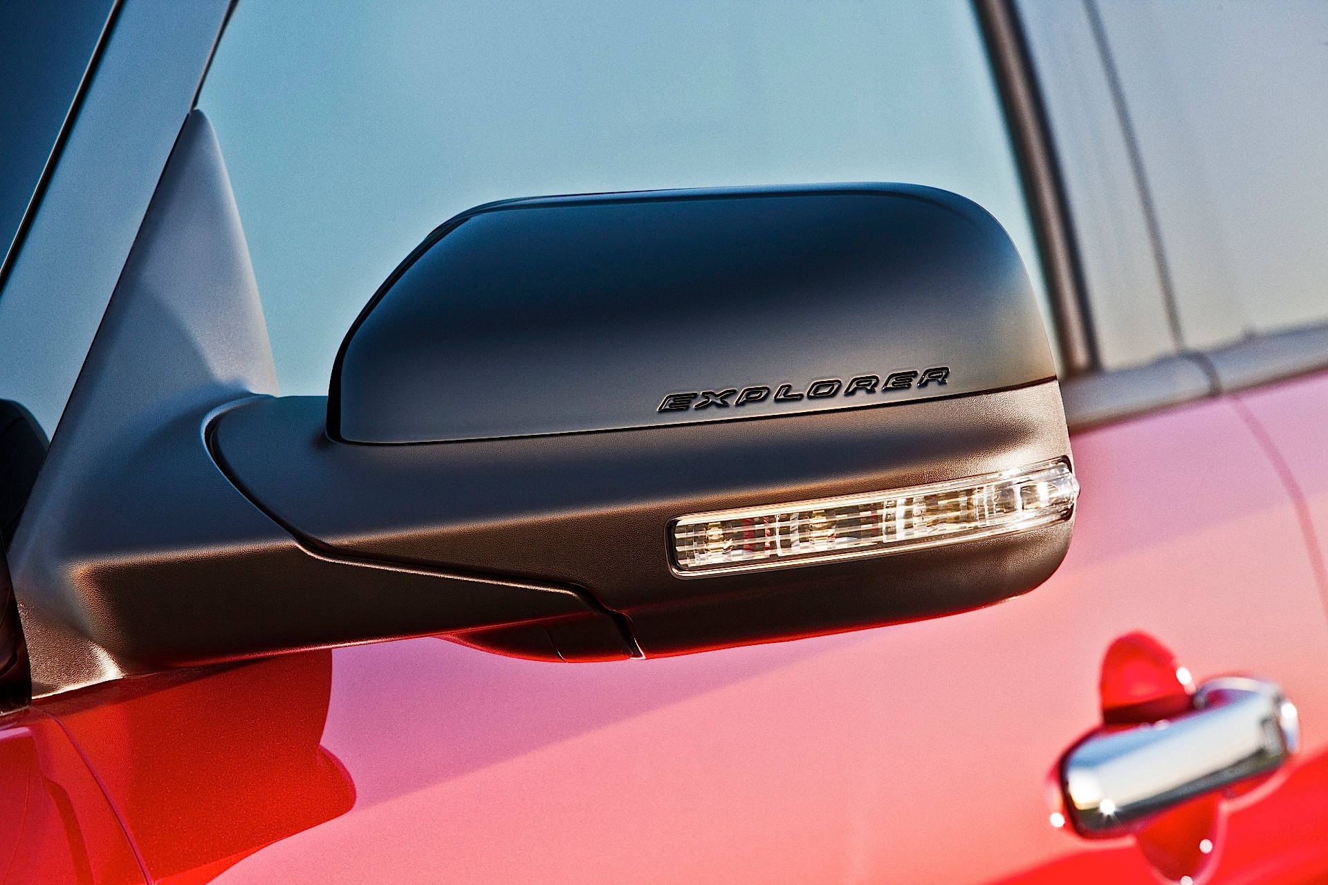 Ford Explorer photo 49