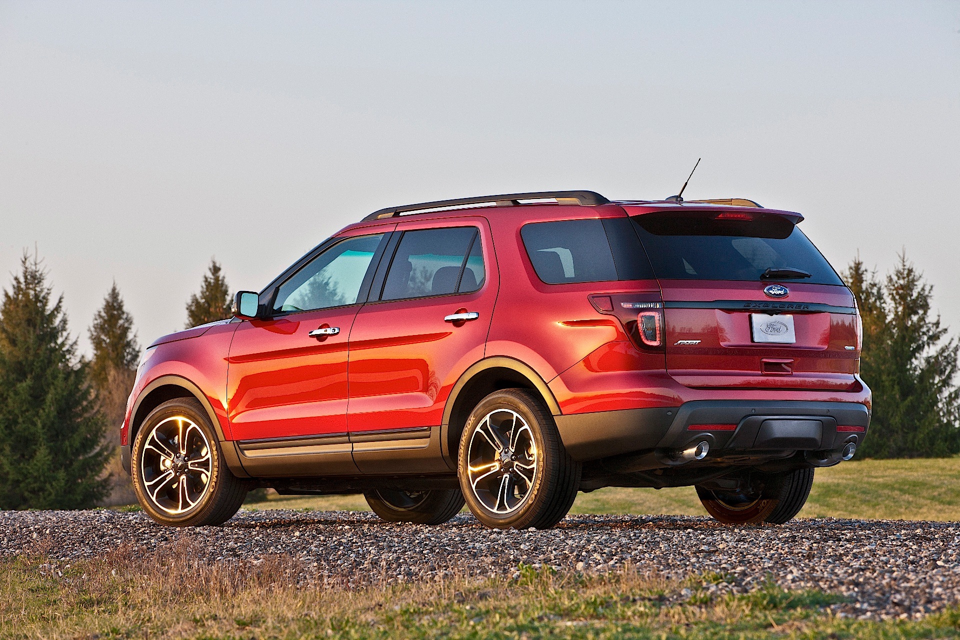 Ford Explorer photo 59