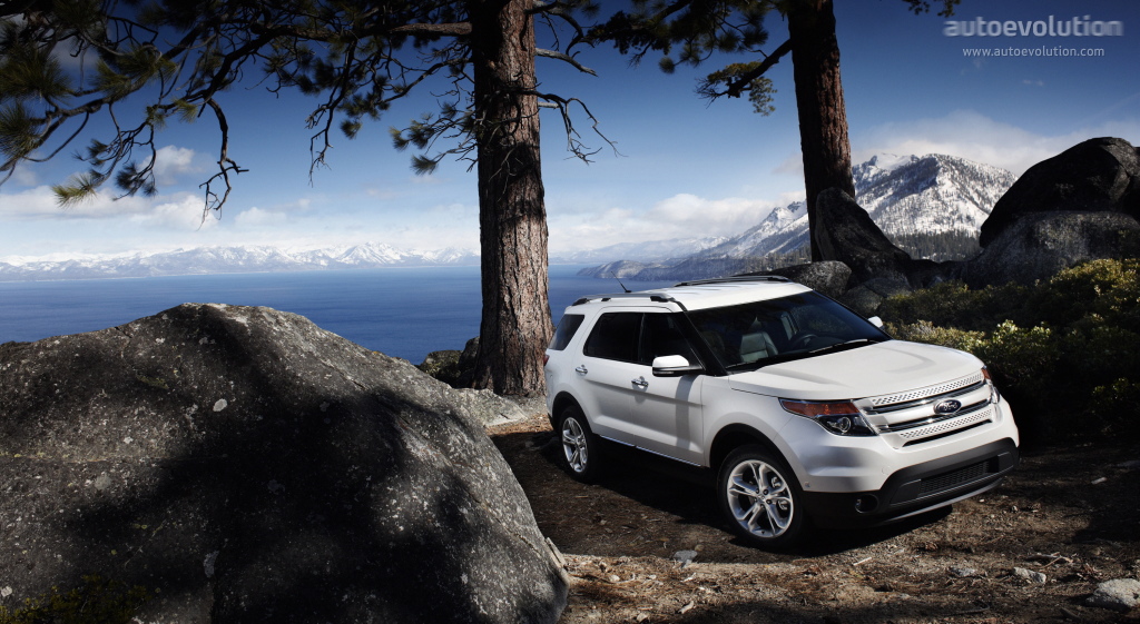 Ford Explorer photo 2