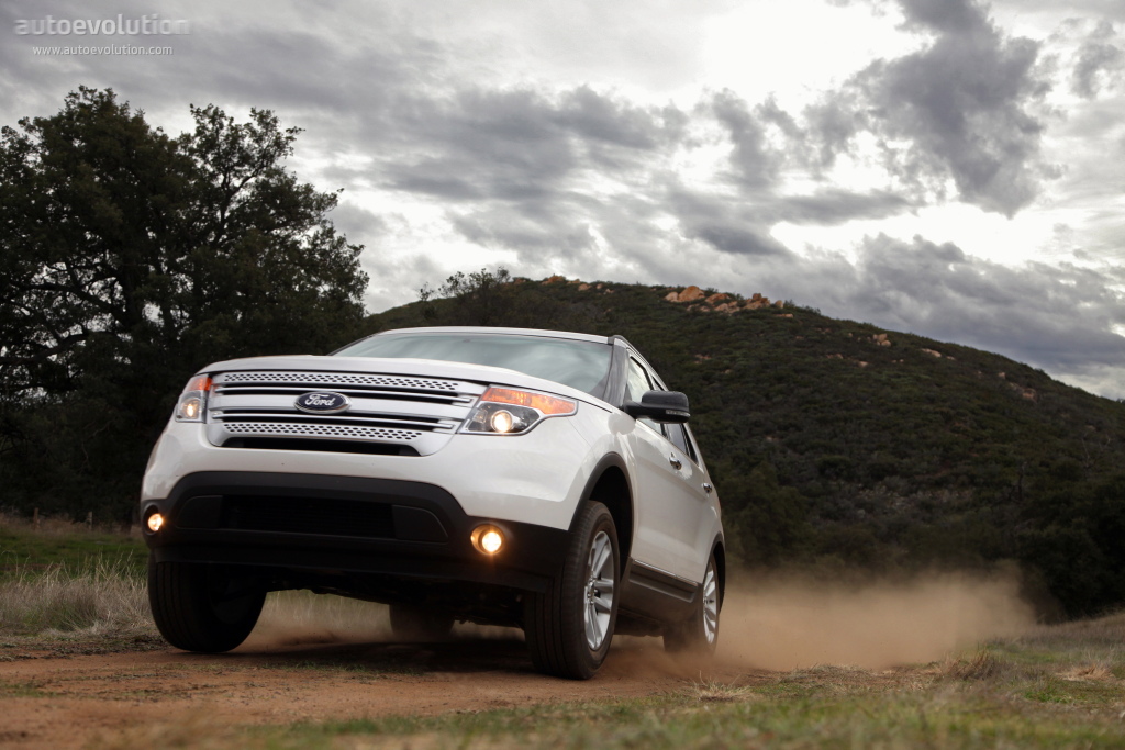 Ford Explorer photo 29