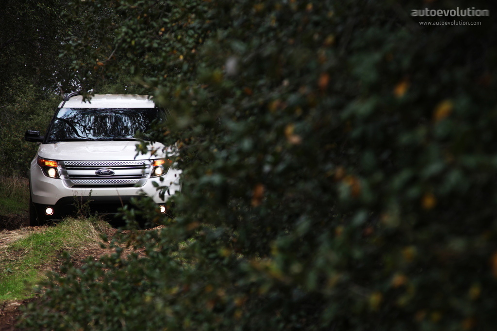 Ford Explorer photo 30