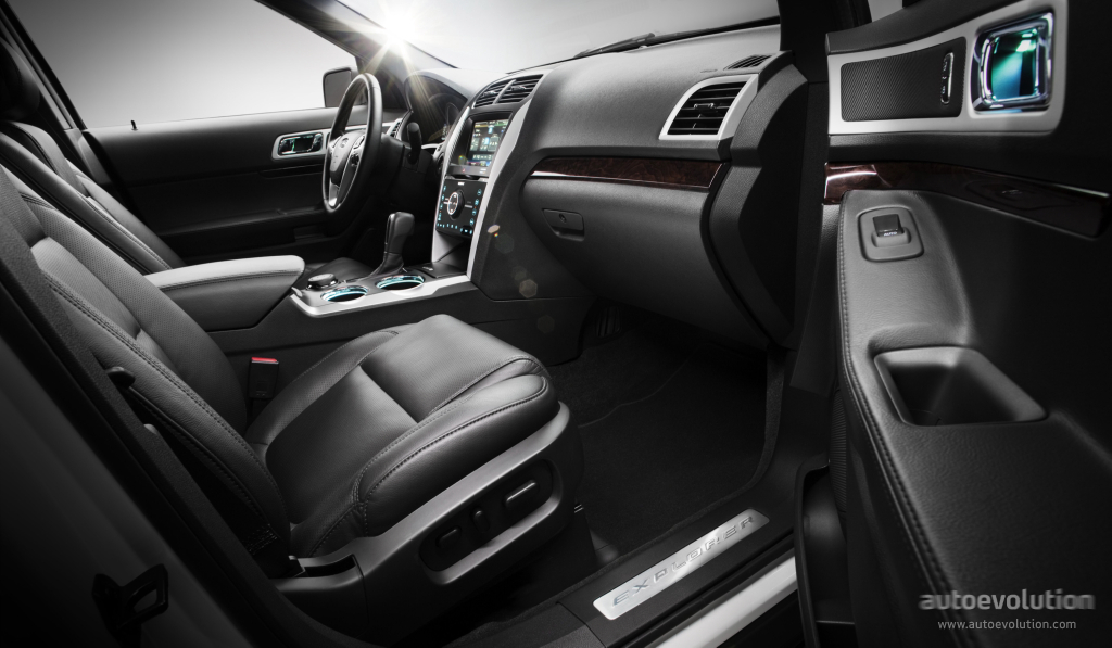 Ford Explorer photo 69