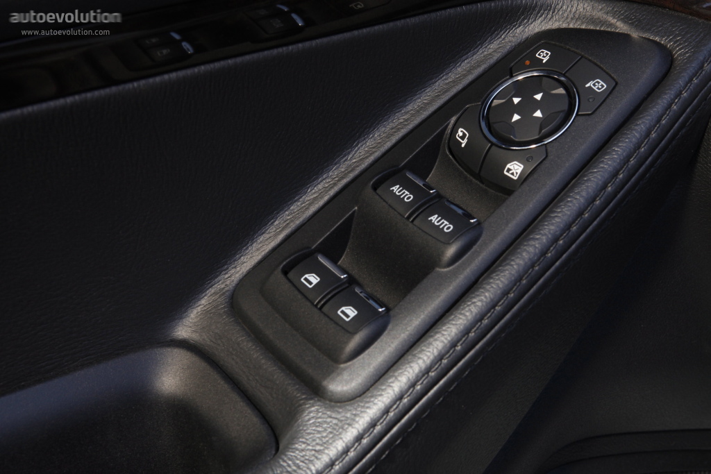 Ford Explorer photo 82