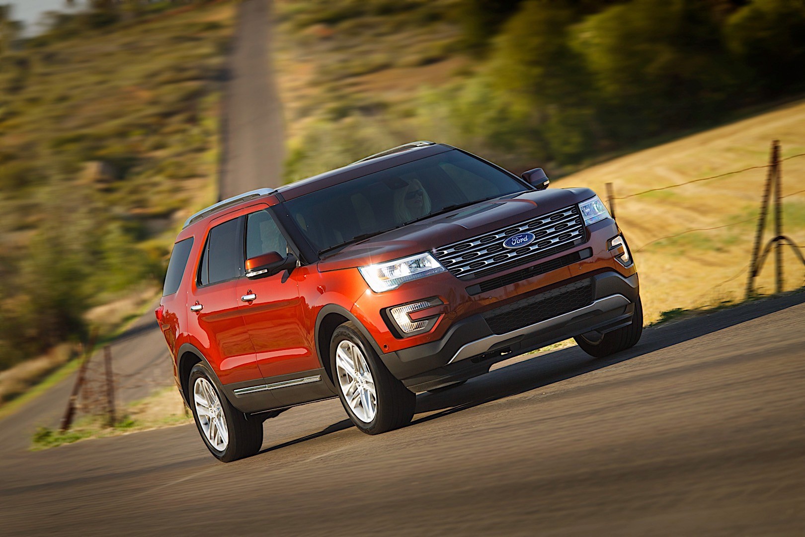 Ford Explorer photo 20