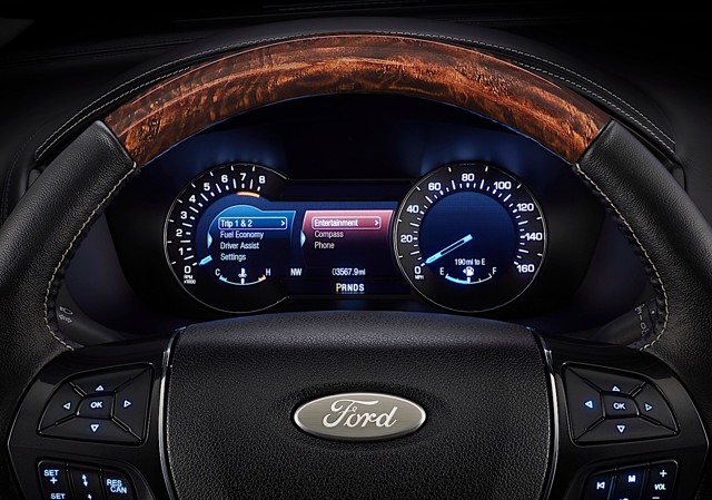 Ford Explorer photo 33