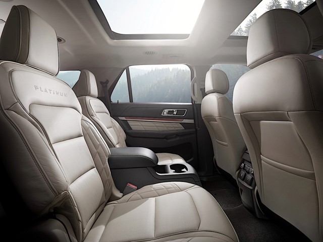 Ford Explorer photo 35