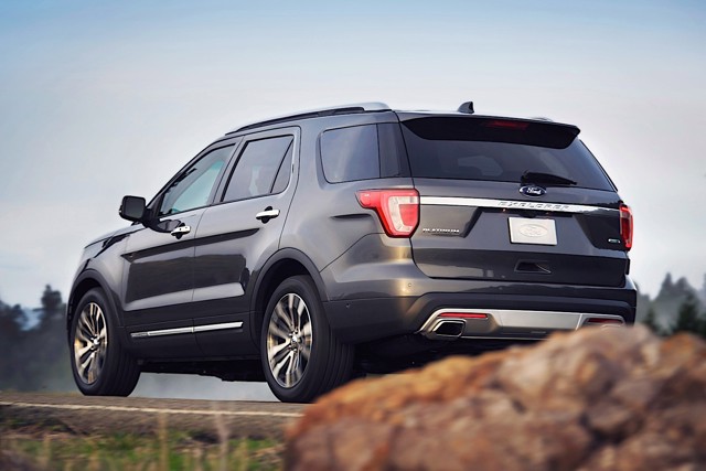 Ford Explorer photo 4