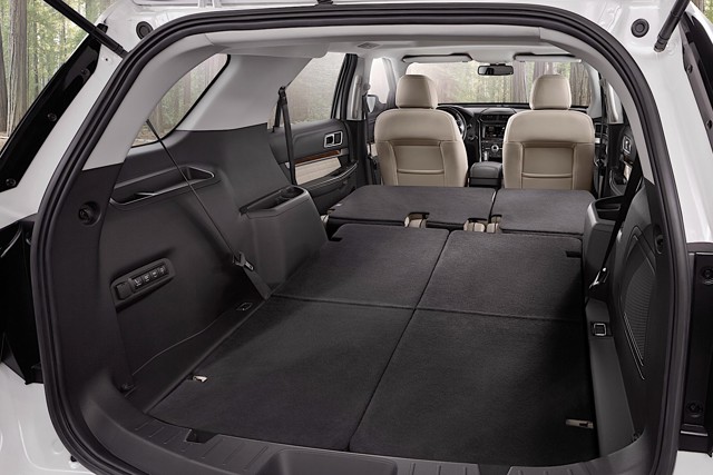 Ford Explorer photo 30