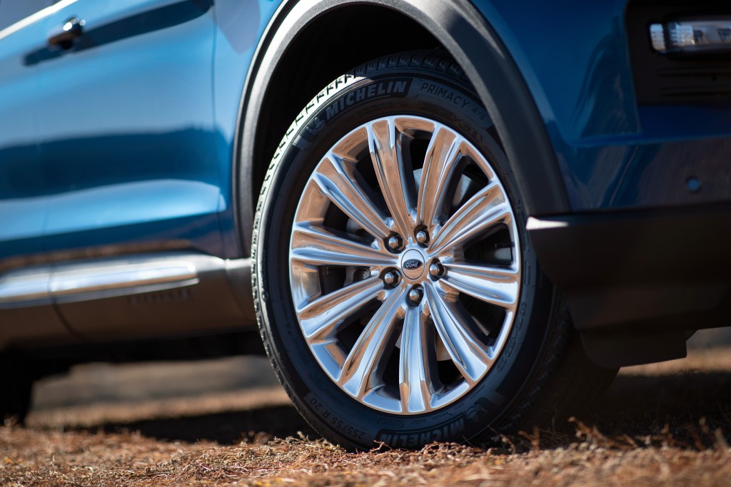 Ford Explorer photo 5