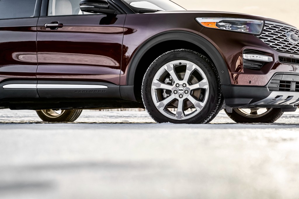 Ford Explorer photo 7