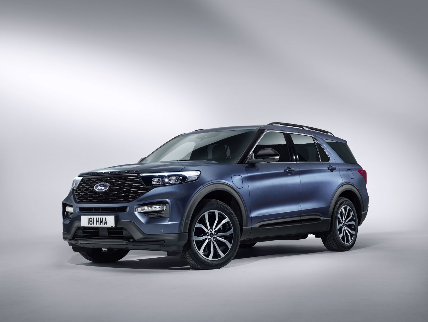 Ford Explorer photo 17