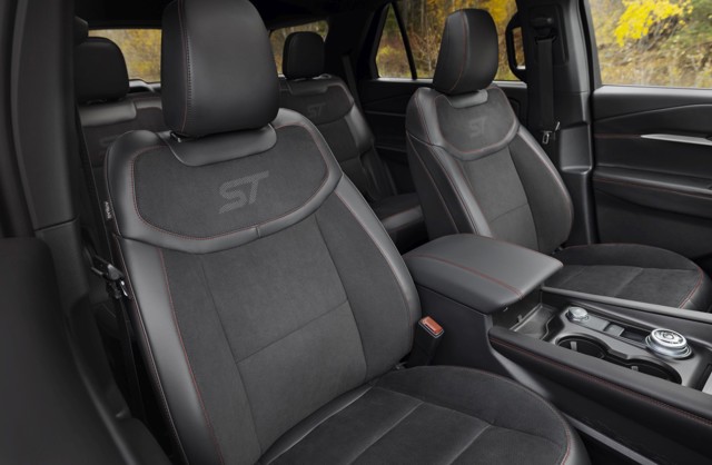 Ford Explorer photo 36