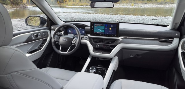 Ford Explorer photo 20