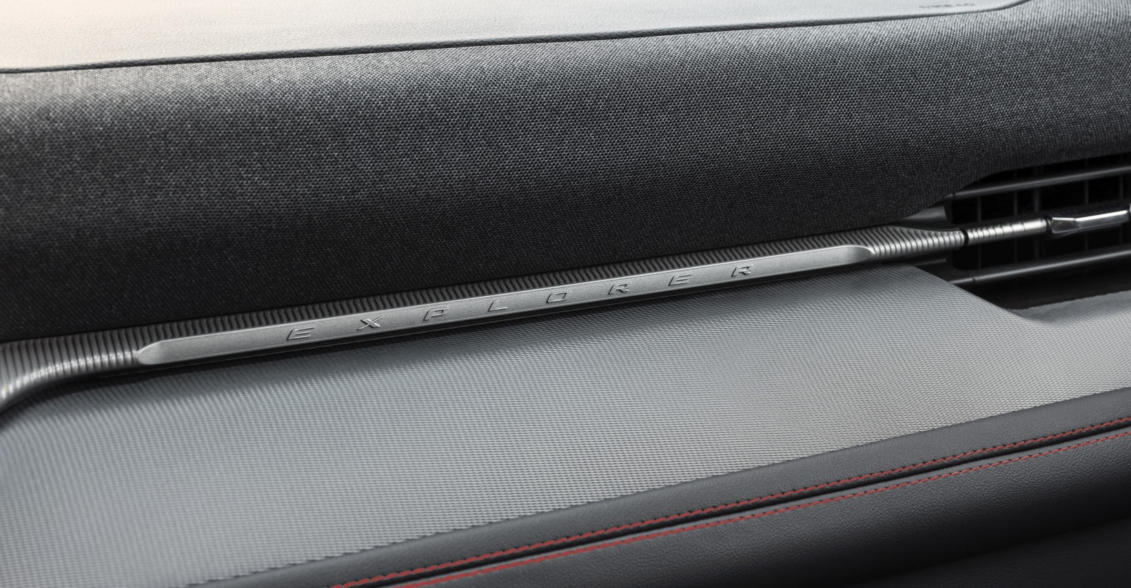 Ford Explorer photo 40