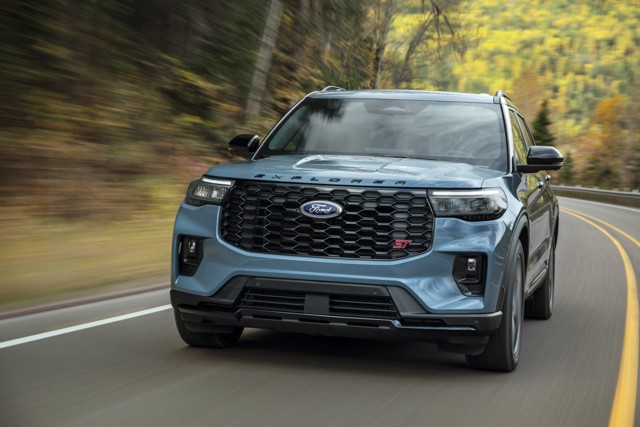 Ford Explorer photo 12