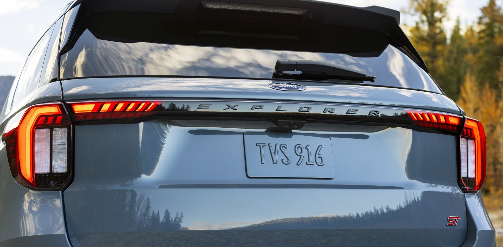 Ford Explorer photo 16