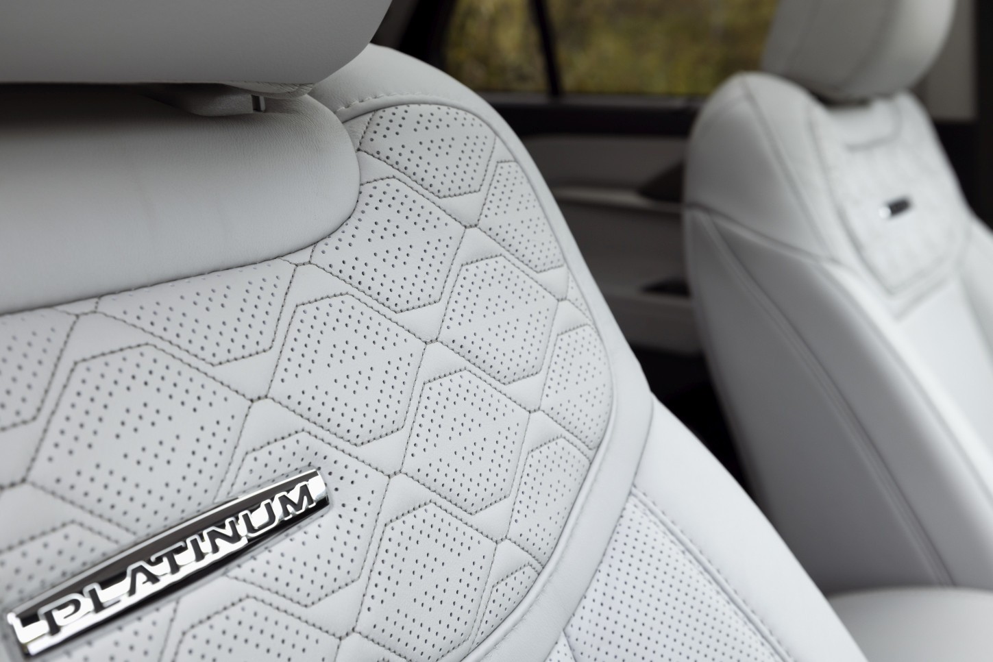 Ford Explorer photo 27