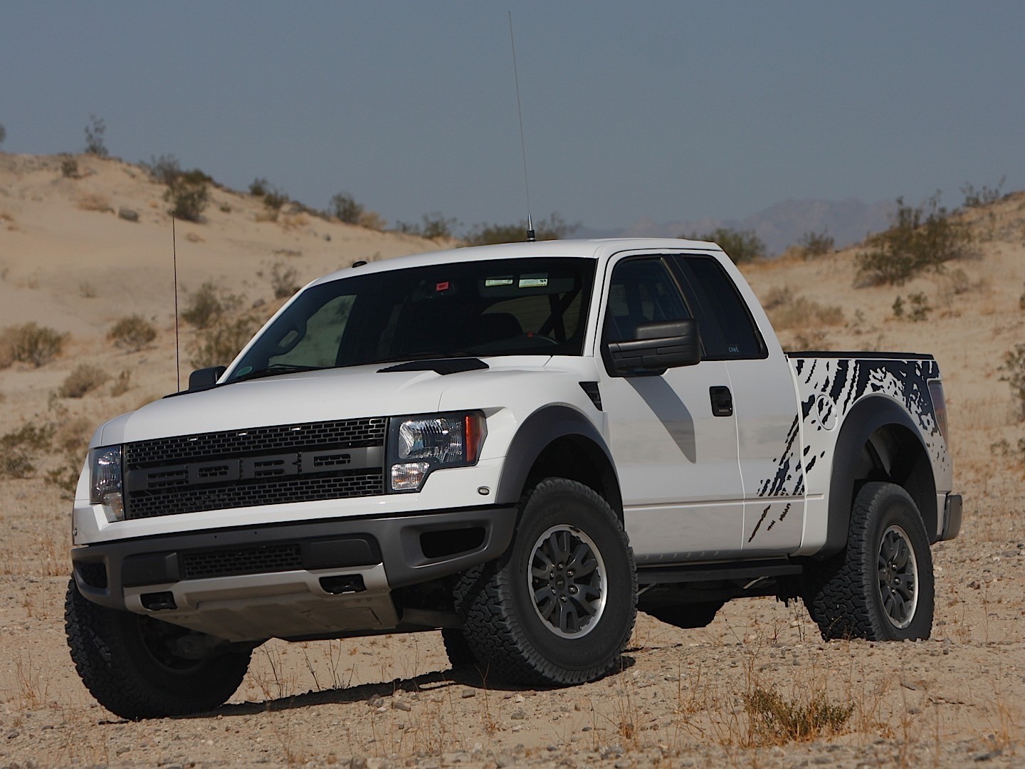 Ford F-150 Raptor photo 19