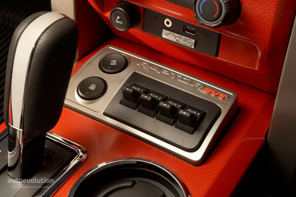 Ford F-150 Raptor photo 35