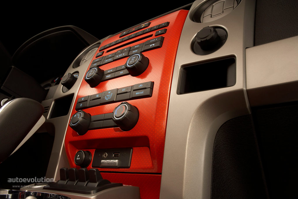 Ford F-150 Raptor photo 36