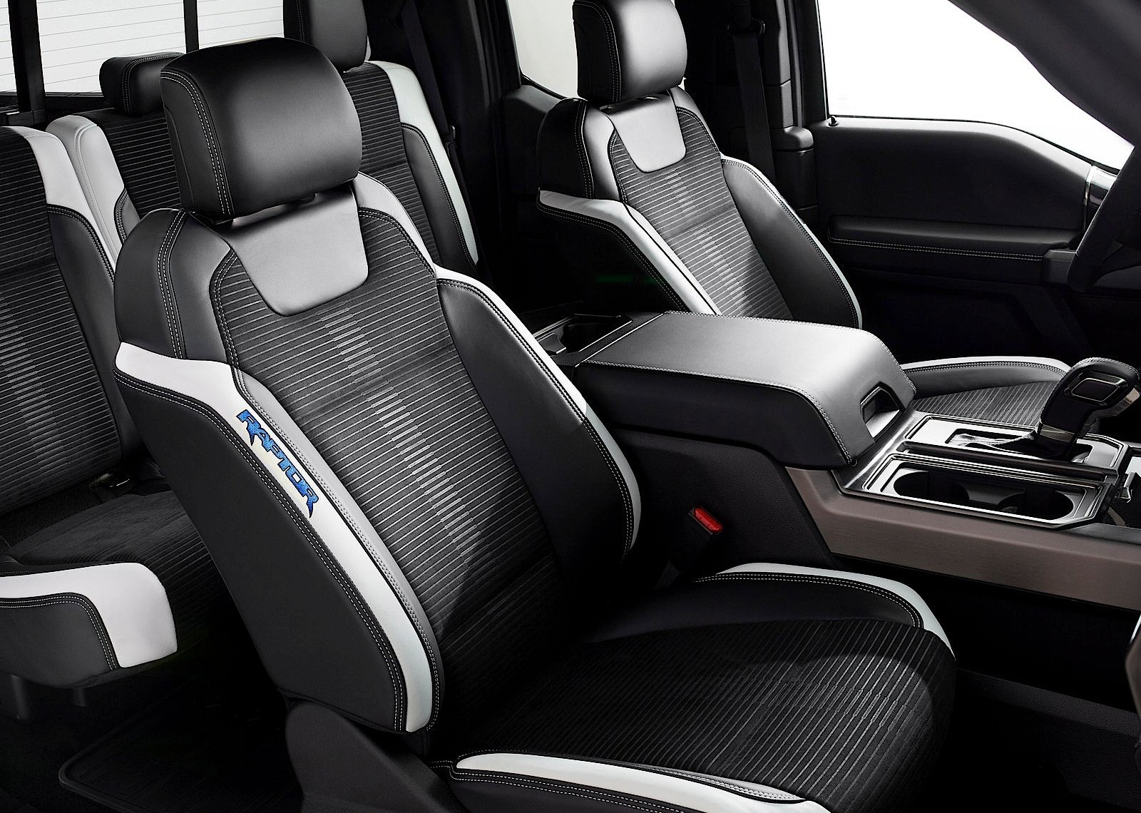 Ford F-150 Raptor photo 27