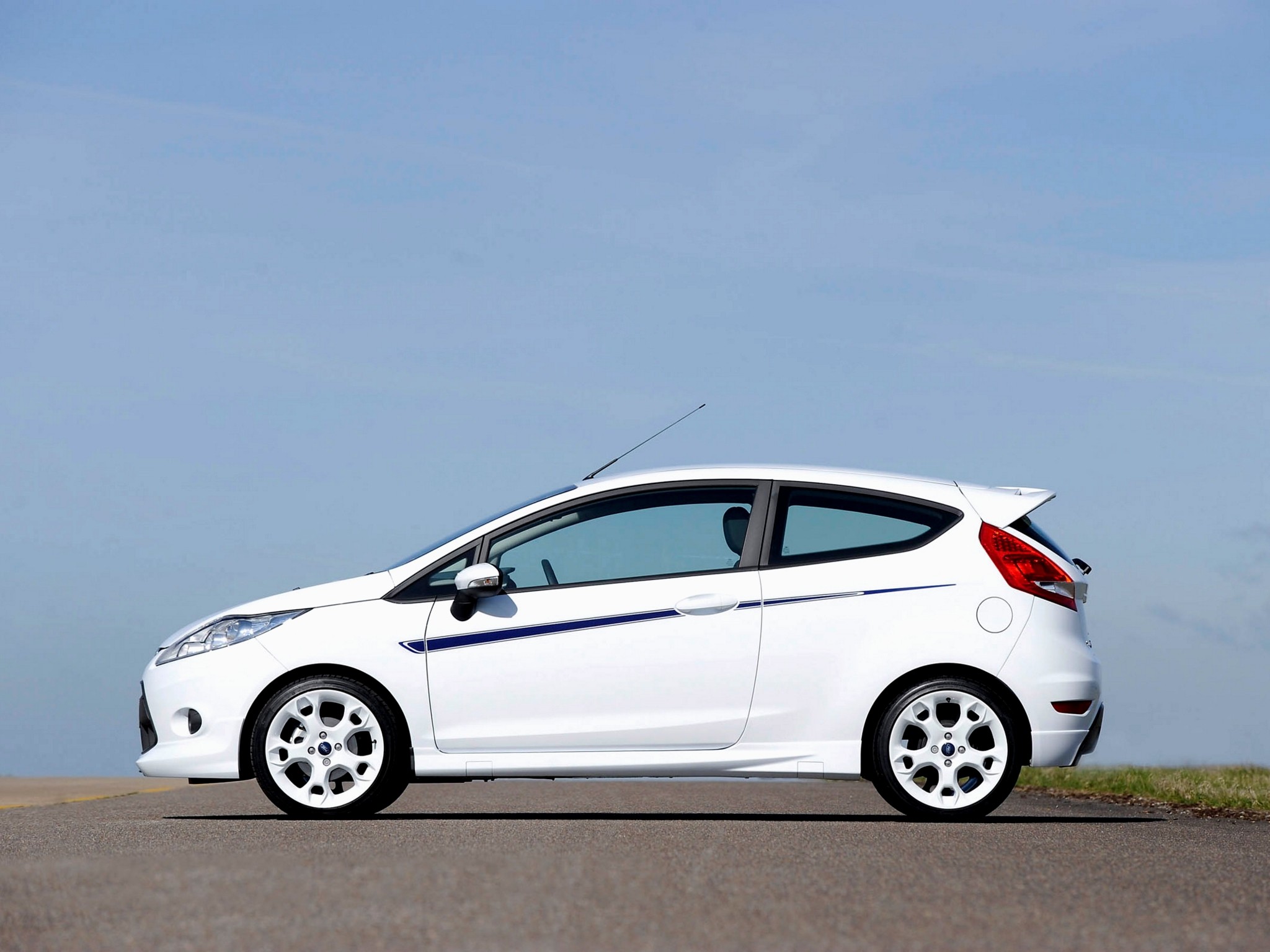 Ford Fiesta 3 Doors photo 41