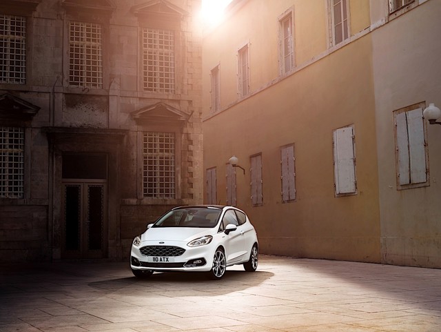 Ford Fiesta 3 Doors photo 2