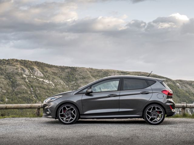Ford Fiesta 5 Doors photo 3