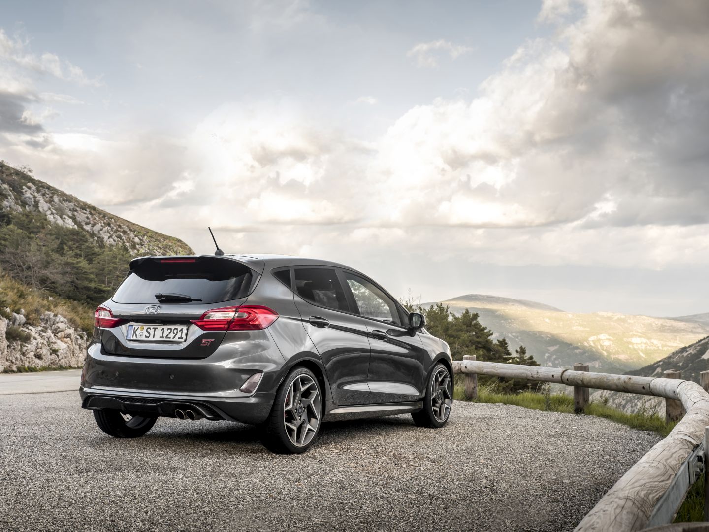 Ford Fiesta 5 Doors photo 4