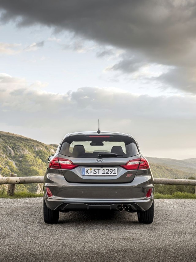 Ford Fiesta 5 Doors photo 5