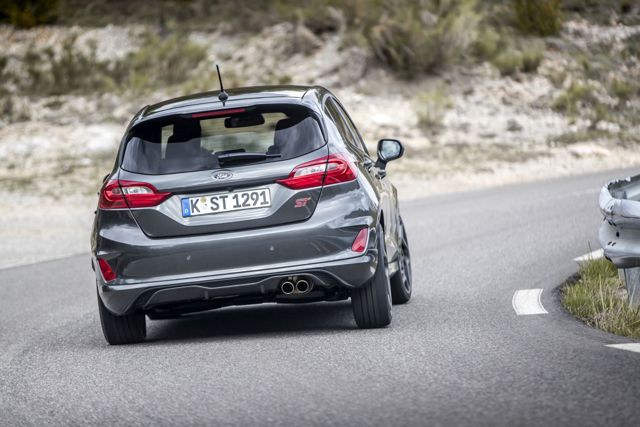 Ford Fiesta 5 Doors photo 13