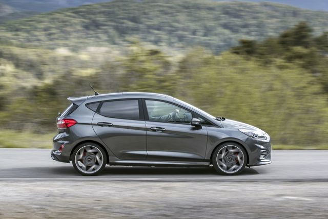 Ford Fiesta 5 Doors photo 14