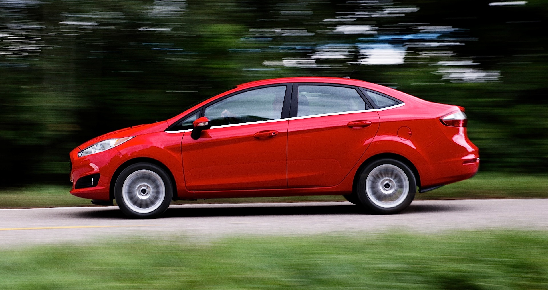 Ford Fiesta Sedan photo 8
