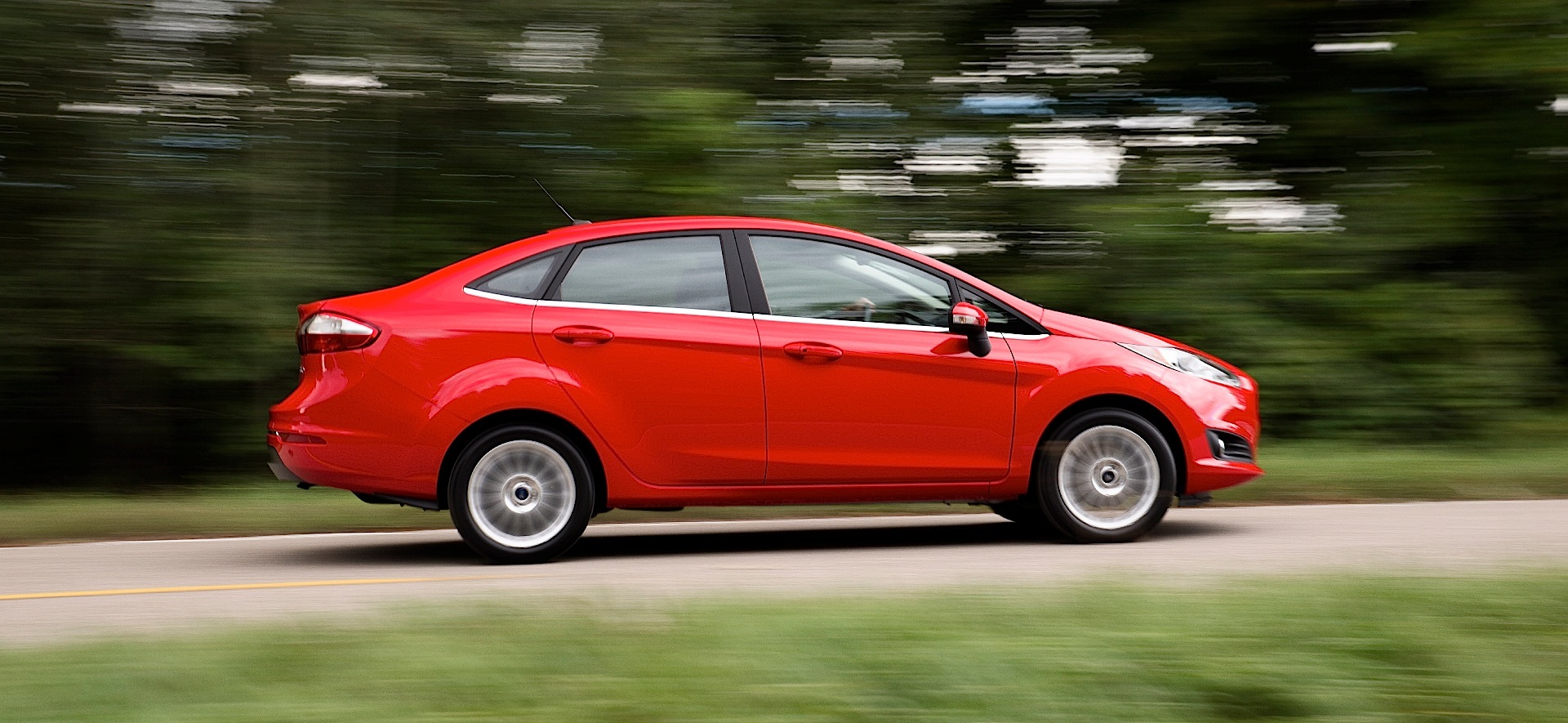 Ford Fiesta Sedan photo 9